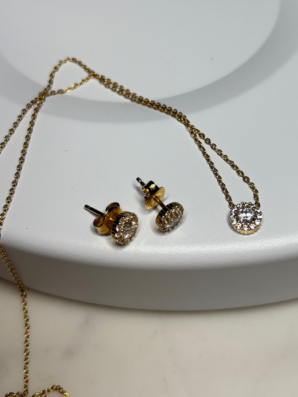 Nordstrom Gold Crystal Pendant Necklace and Stud Earrings Set
